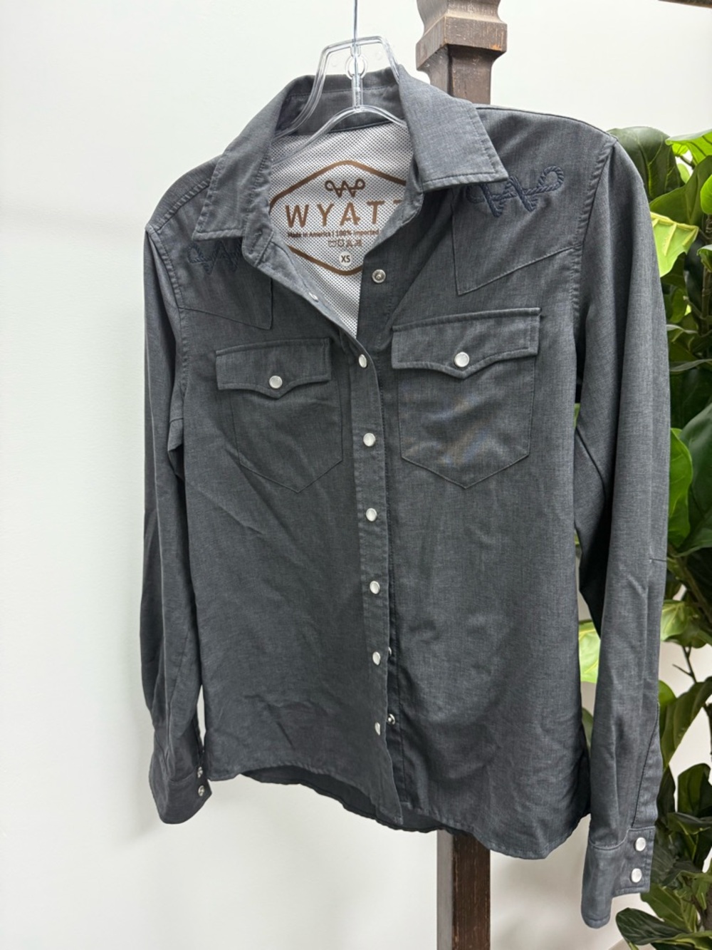 WYATT Women's Charcoal Button-Down Western Shirt